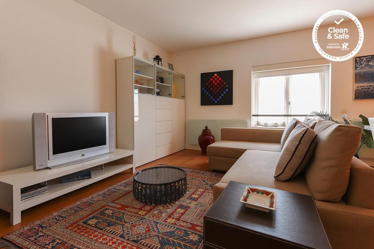 Downtown Chiado By Homing Apartment Lisbon Bagian luar foto