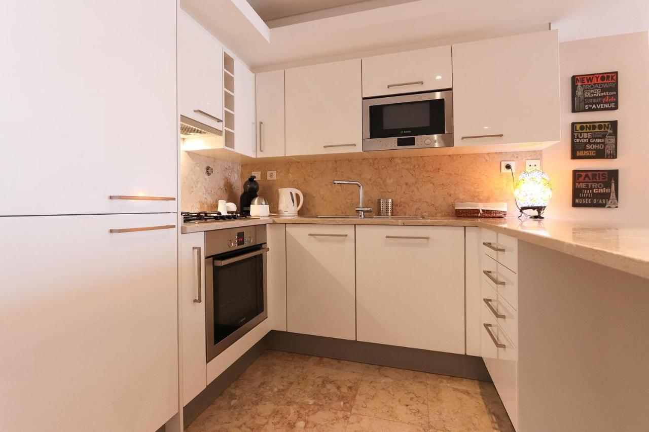 Downtown Chiado By Homing Apartment Lisbon Bagian luar foto